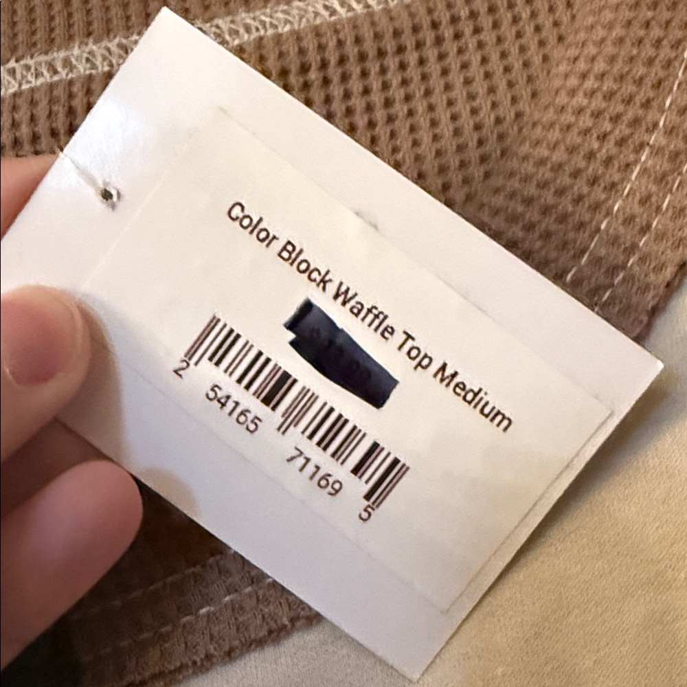 Color block waffle top - Picture 2 of 2